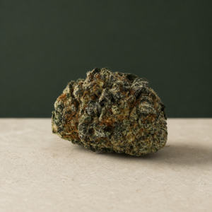 Atomic Blueberry AAA flower upright broadside macro showing amber pistils